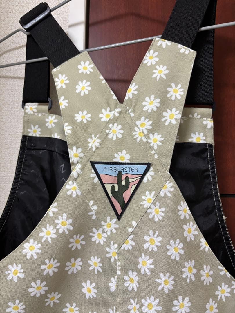 みーぽー　AIRBLASTERスノボウェア