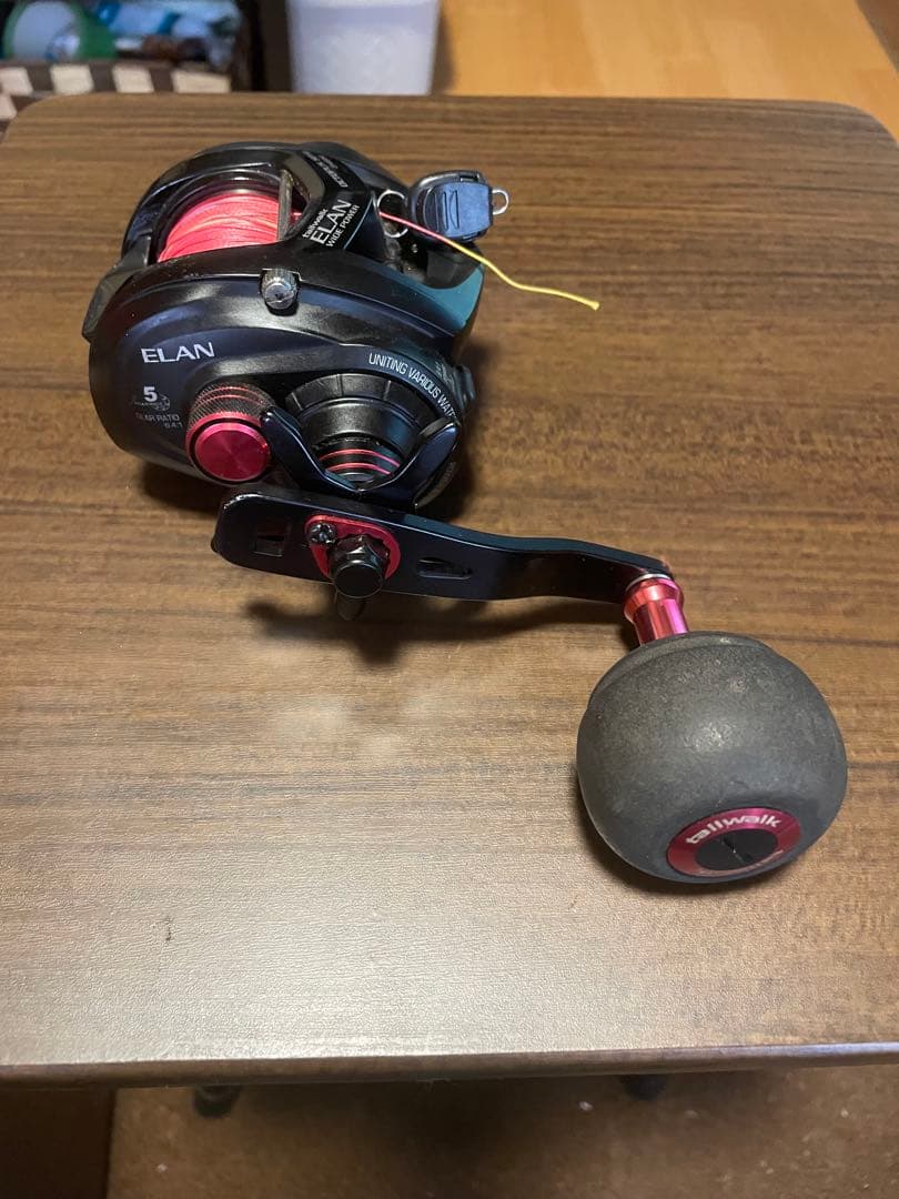 ELAN OCTOPUS SP II ベイトリール 黒/赤