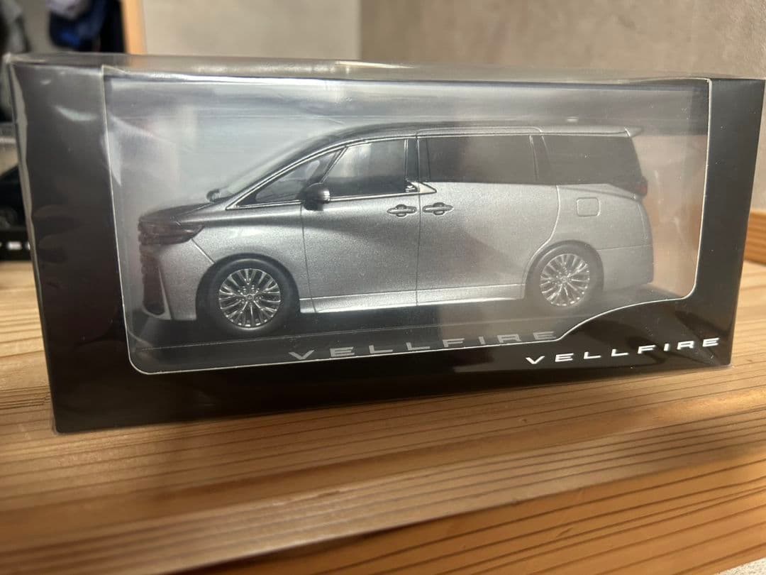 ヴェルファイア　1/30スケールカラーサンプルミニカー　4つセット販売