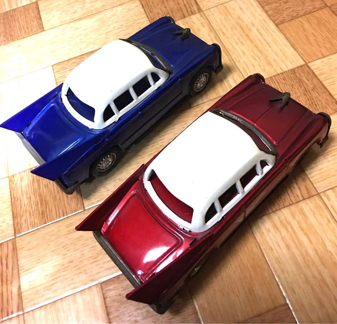 早い者勝ち〜　レトロなブリキおもちゃ　キャデラック　２台セット　更にセール！！