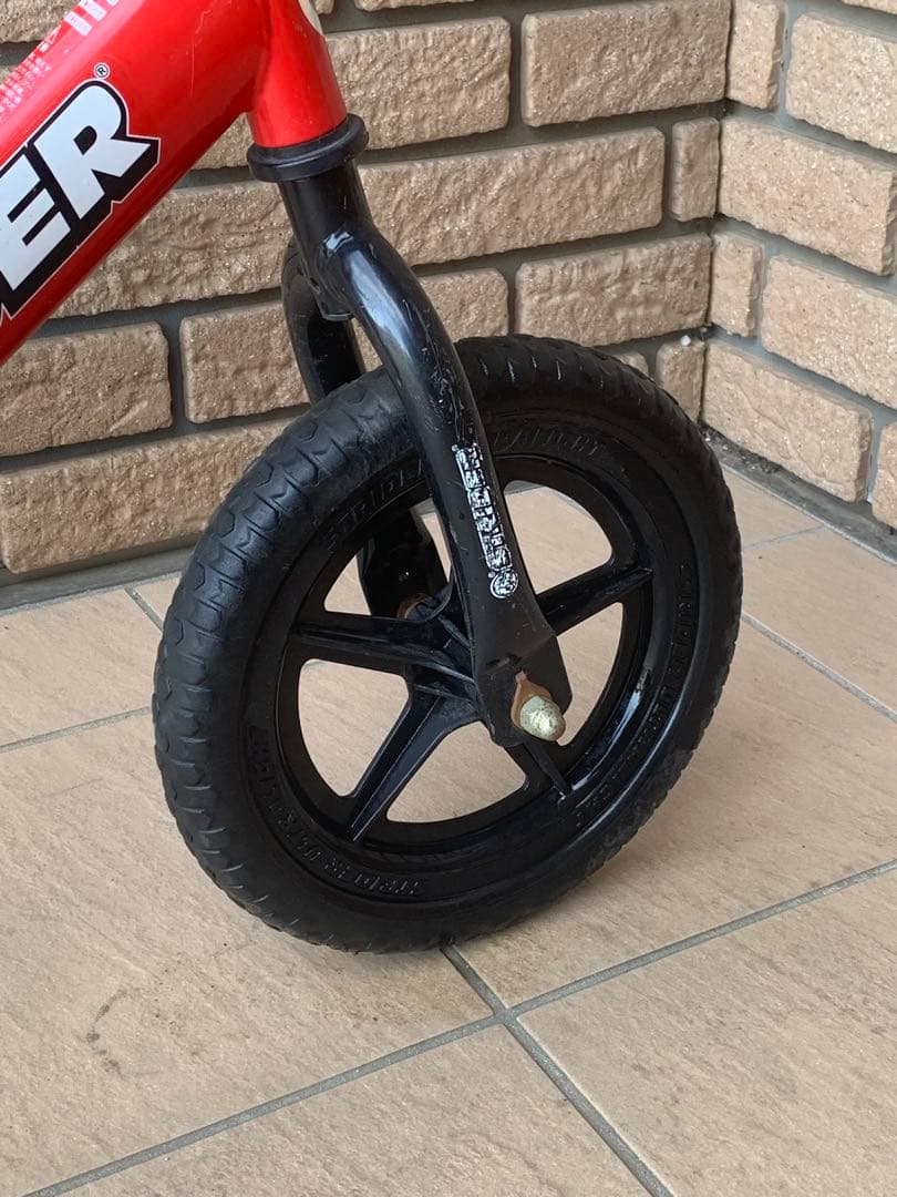 【美品】ストライダー スポーツモデル 12インチ　日本正規品　レッド