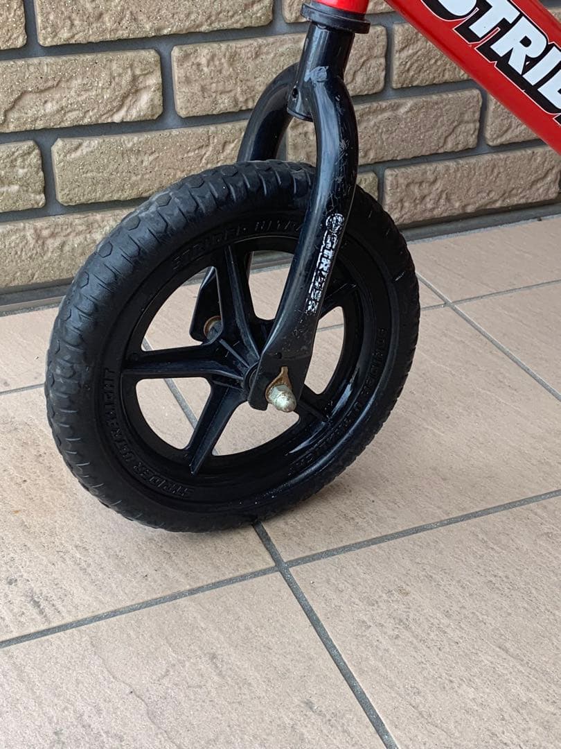 【美品】ストライダー スポーツモデル 12インチ　日本正規品　レッド