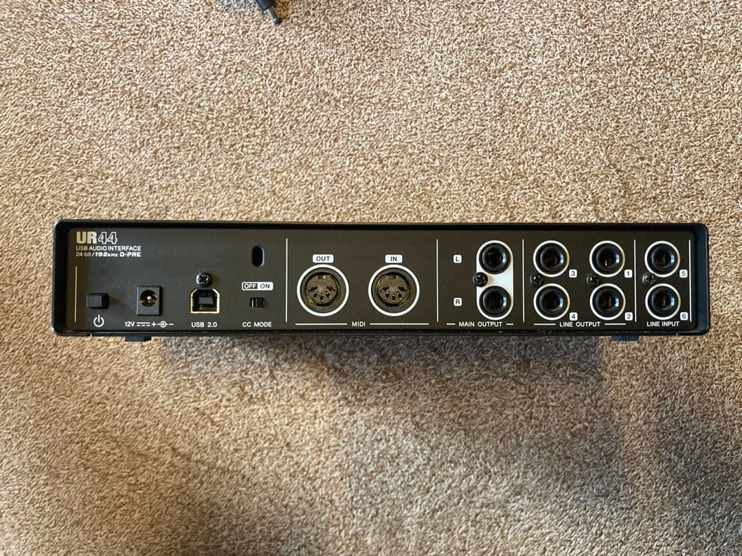 Steinberg UR44 USBオーディオインターフェイス【ガリあり】