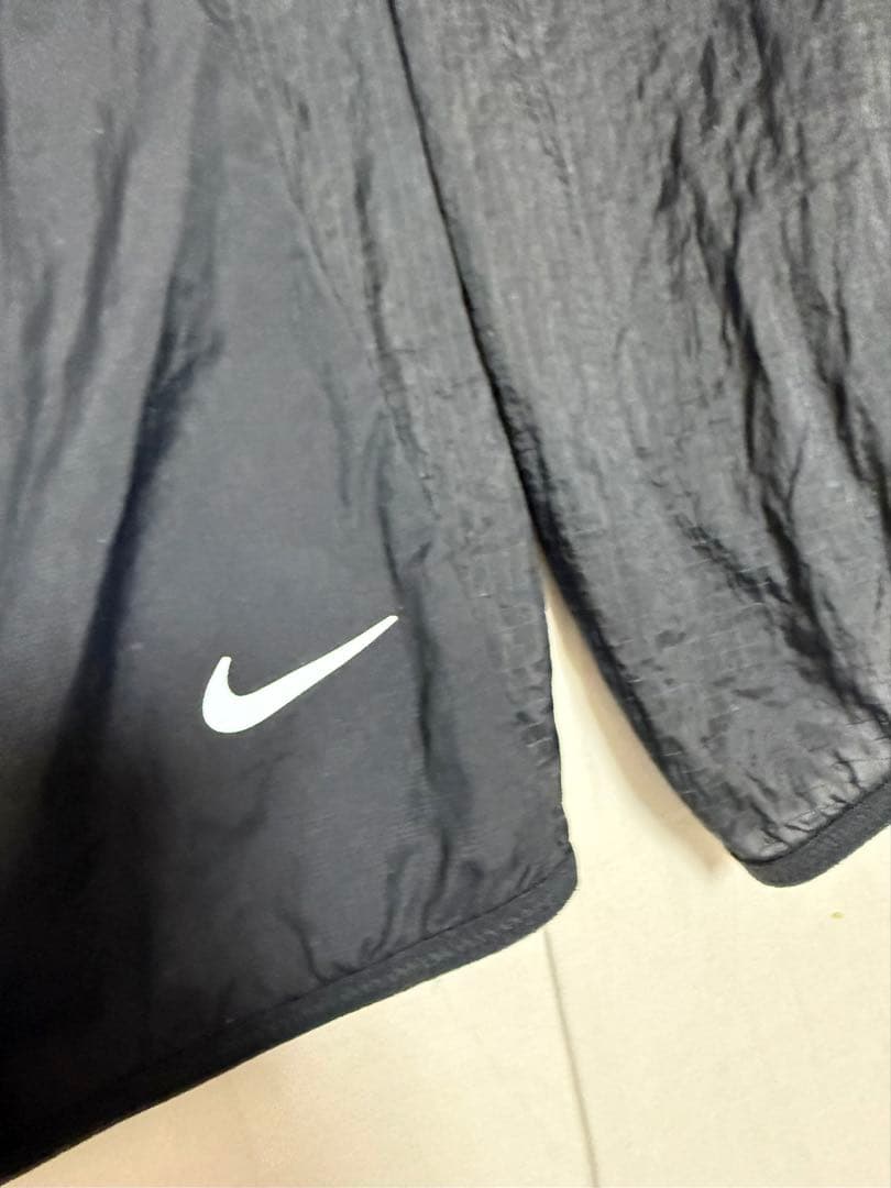 ナイキトレイル　アイリーズ　ナイロンジャケット ランニング　パッカブル