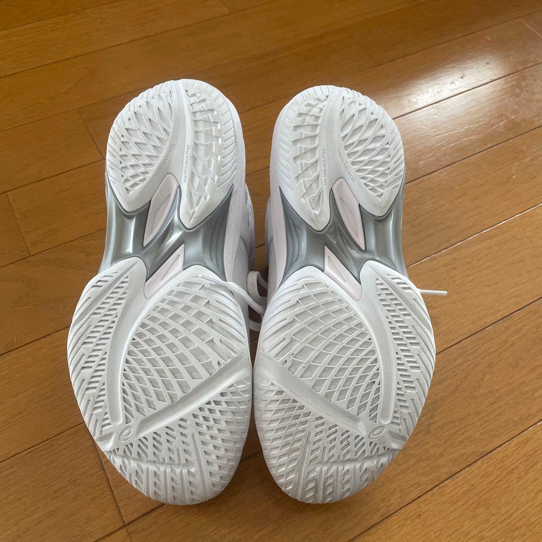 asicsスカイエリートFF3 バレーボールシューズ　ホワイト×シルバー24.5