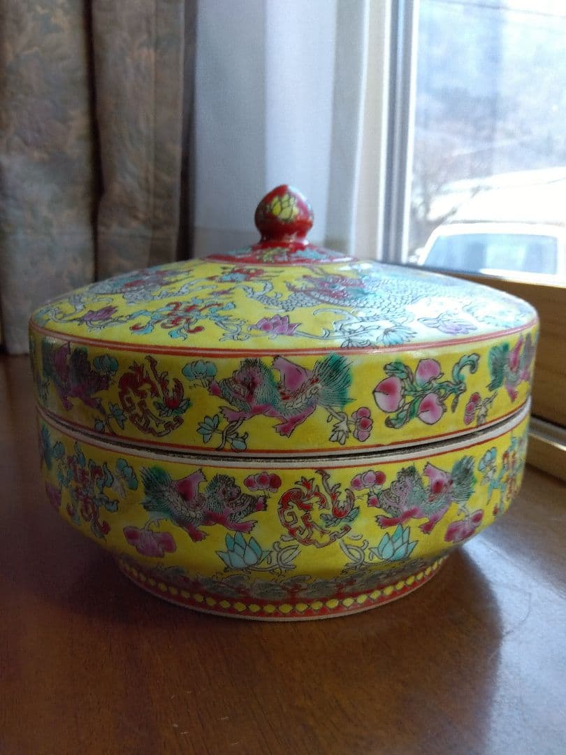 中国古美術　色絵陶器