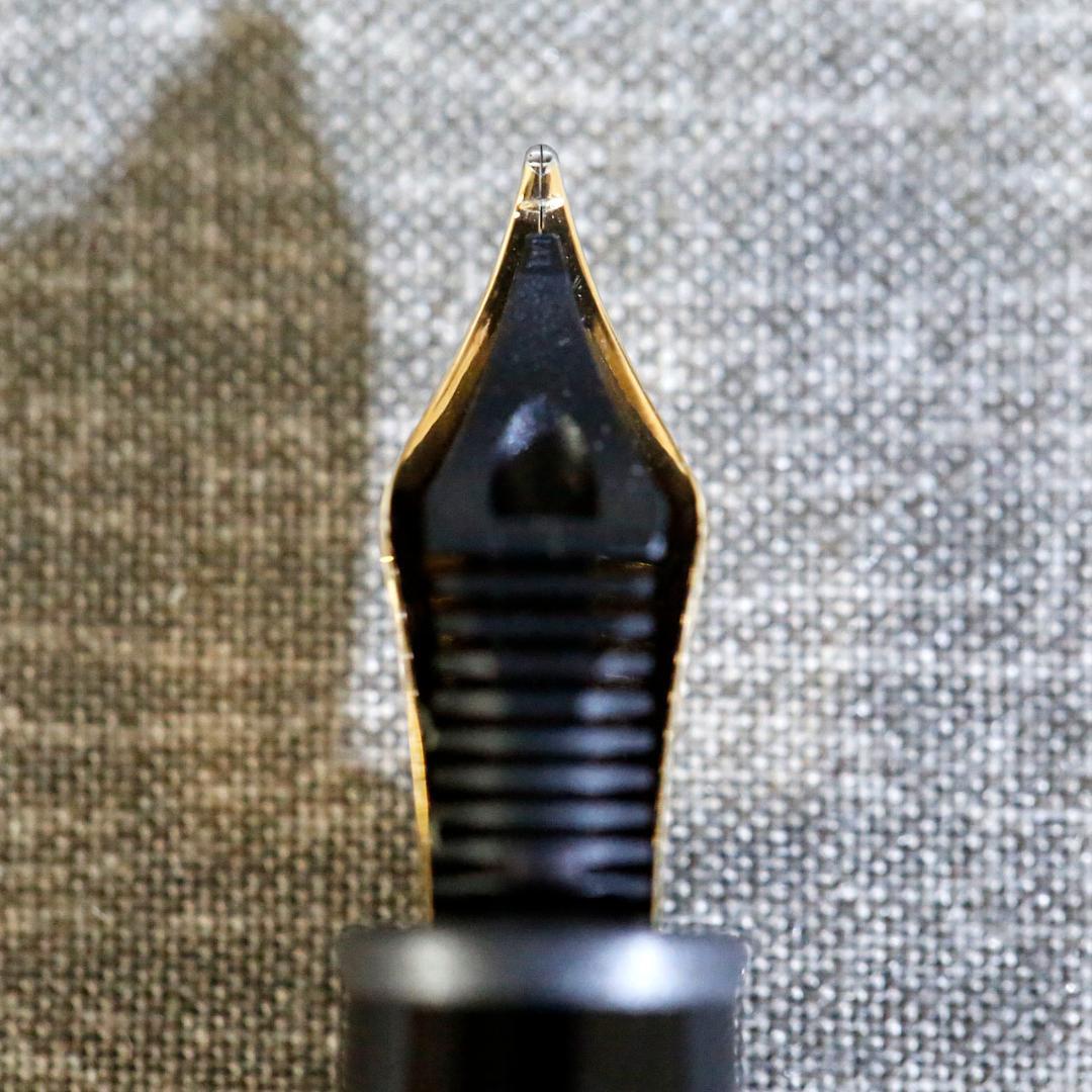 【極美品 送料込み】モンブラン 万年筆 １４５ マイスターシュテュック