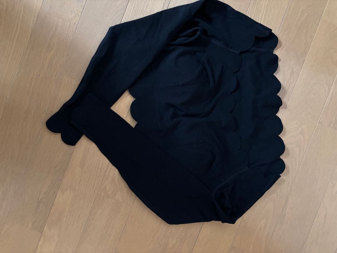 ウィスキー WISKII ヨガウエア スカラップ ブラック 長袖 S