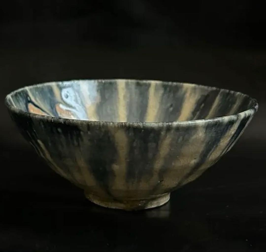 究極の美◾️蔵から、またまた凄そうな古い抹茶茶碗が出て来ました。