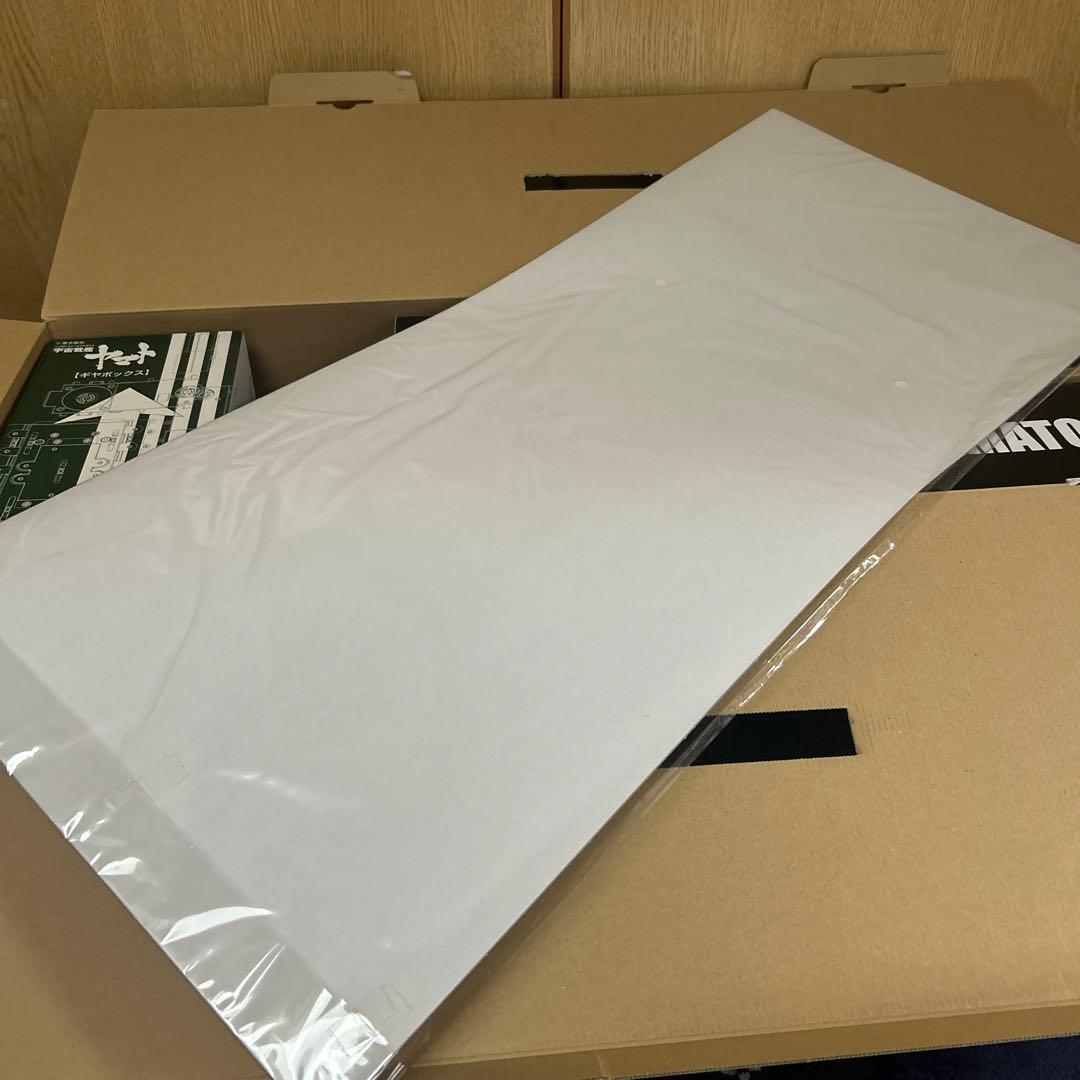 バンダイ製 1/350scale 宇宙戦艦ヤマト ポスター付き