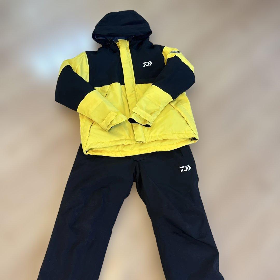 ダイワ フィッシングスーツ(上下セット)防寒着　最終お値下げ