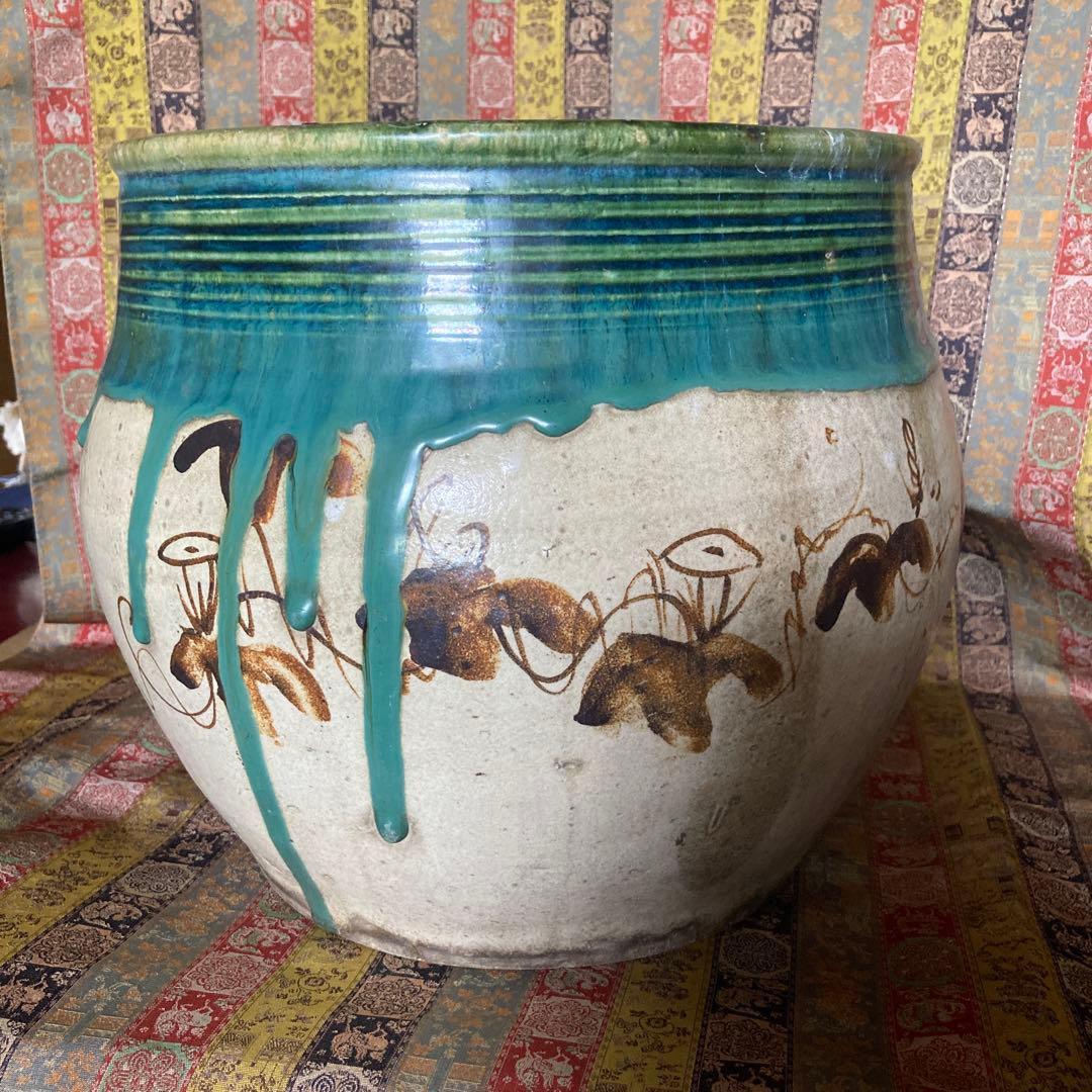 水屋のための織部の水指　高25×口27.5×幅31×高台21.5cm 茶道具