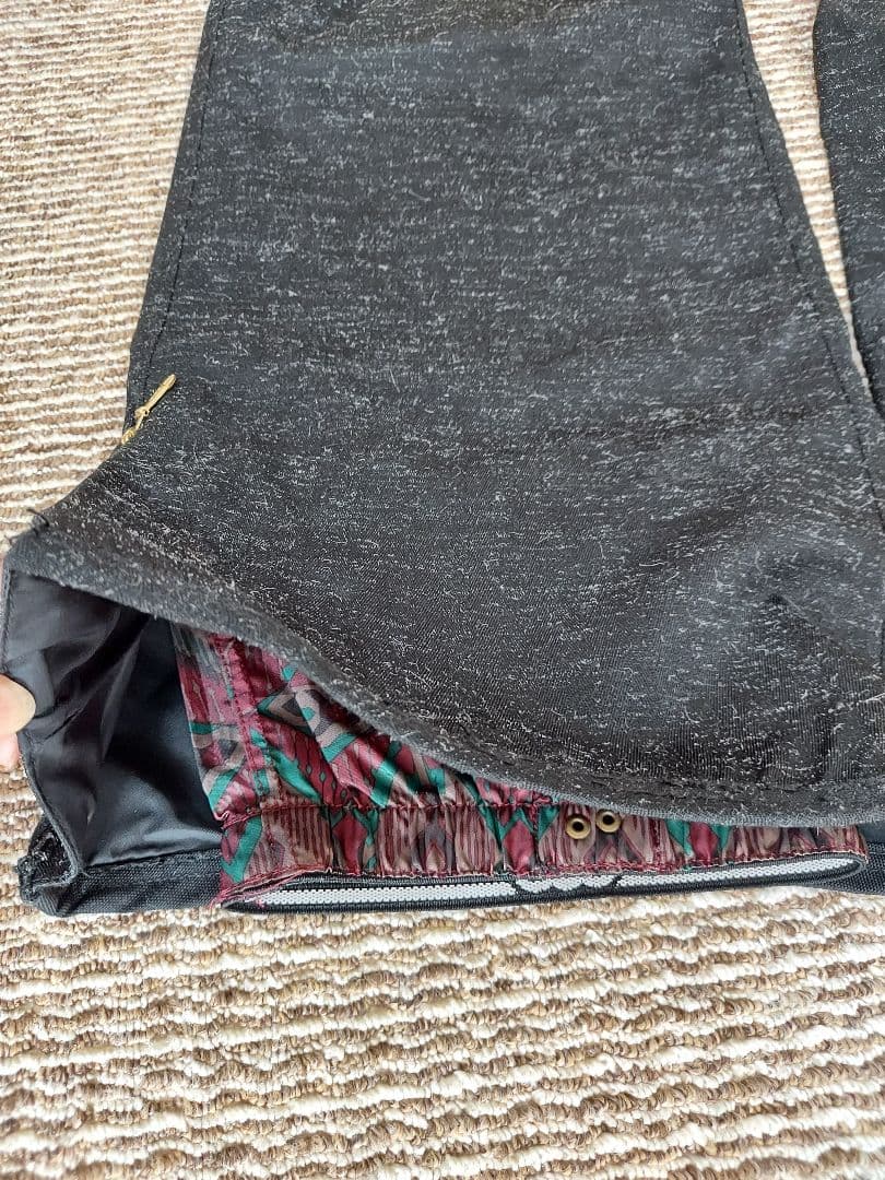 新品スキーウェア上下　+　ゴーグル