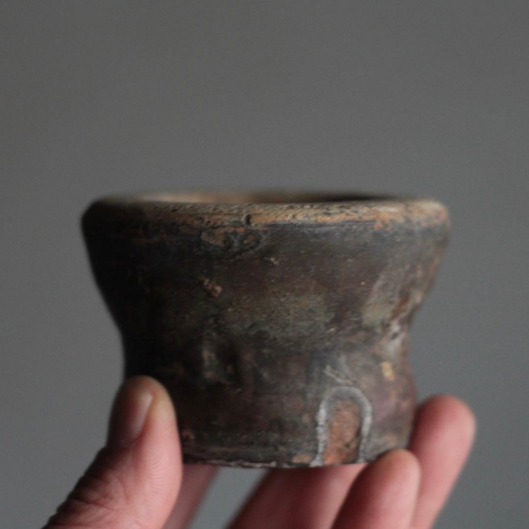 陶製の 小さな 乳鉢 臼 あるいは中国の化粧道具 古道具 アンティーク オブジェ