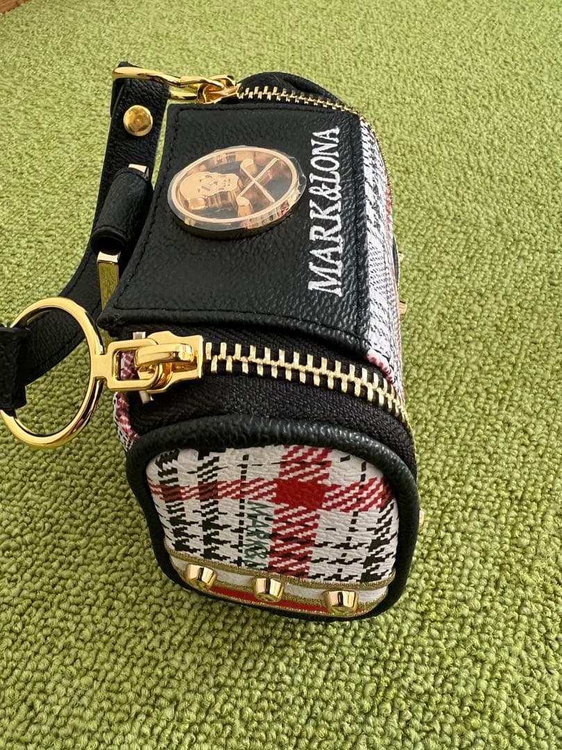 マークアンドロナ　ゴルフボールポーチ　未使用