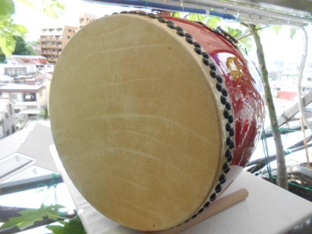 新品未使用(送料無料)32.980円　エイサー大太鼓44cm*48cm 撥付き