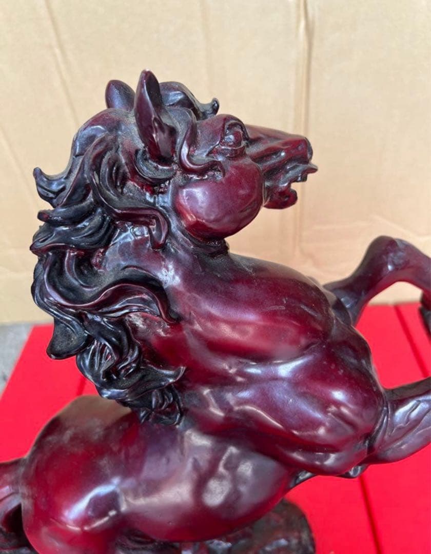 リアルな馬の彫刻