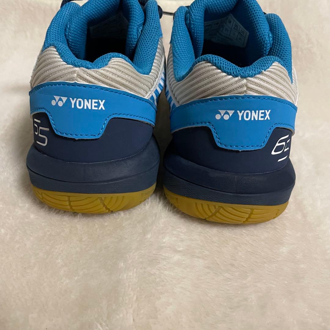 ヨネックスバドミントンシューズ　パワークッション65Z3ホワイトオーシャンブルー