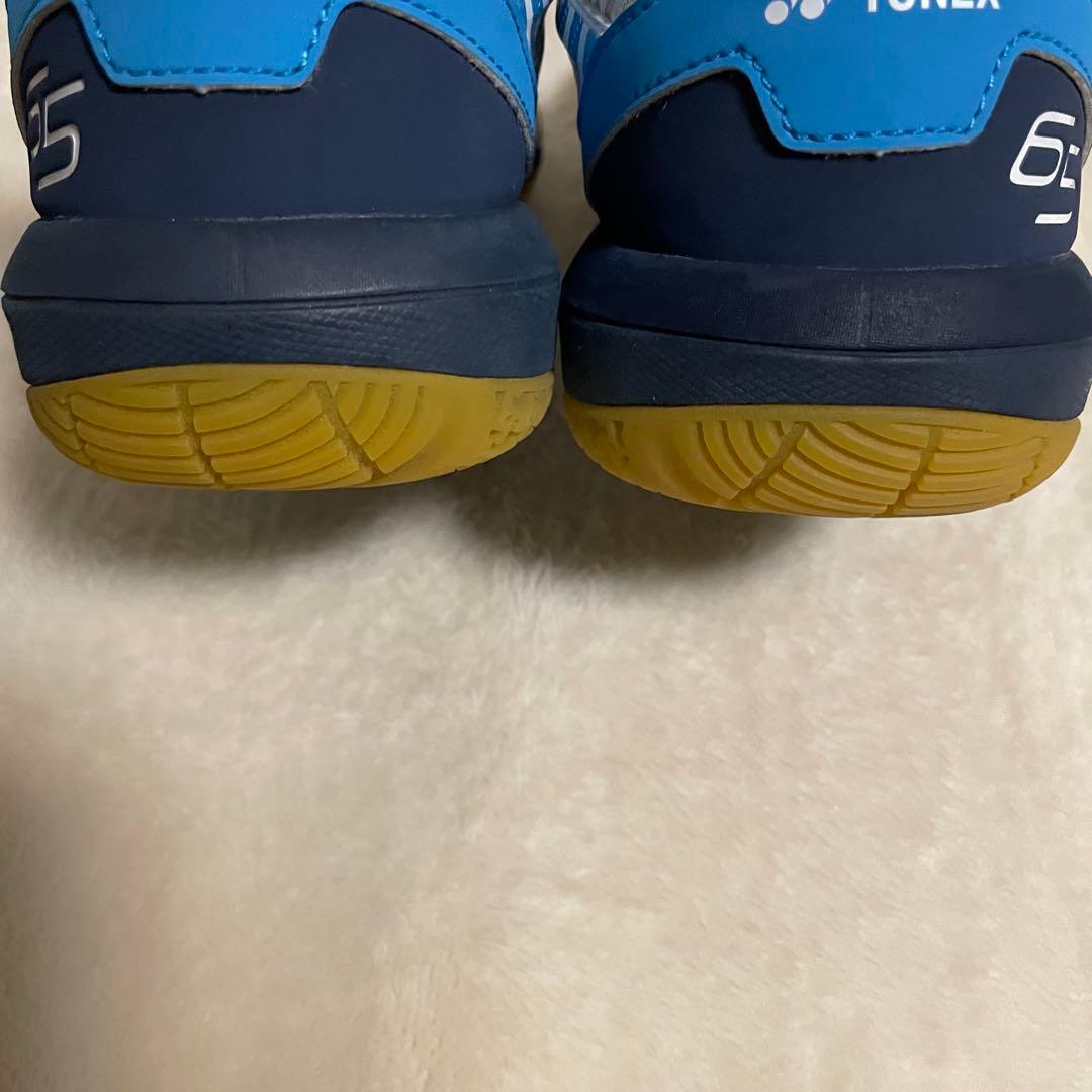 ヨネックスバドミントンシューズ　パワークッション65Z3ホワイトオーシャンブルー