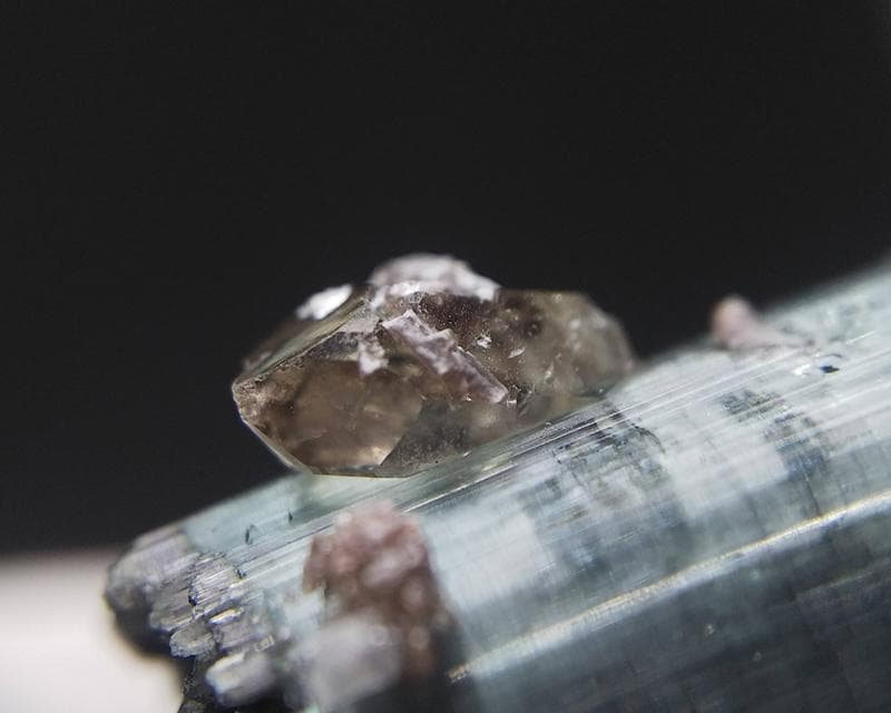 306 エルバイト トルマリン with レピドライト＆クォーツ ブラジル産