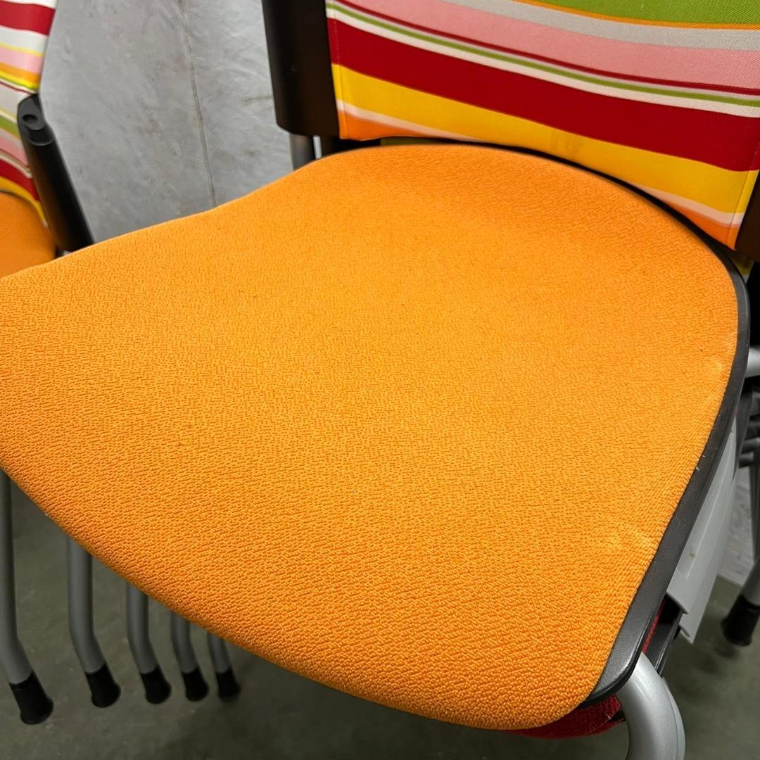 プラス ミーティングチェア スタッキング可 定価1脚6万 Y0481