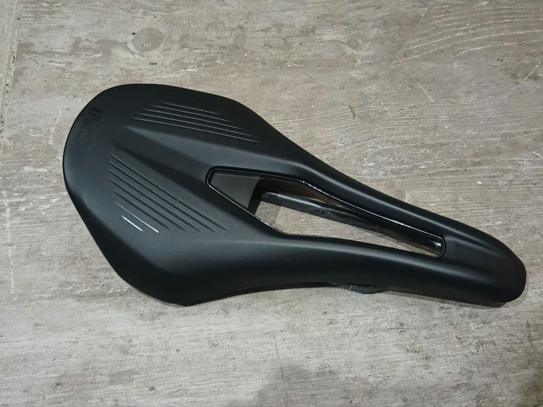 フィジーク fizik VENTO ARGO R1 140mm カーボンレール