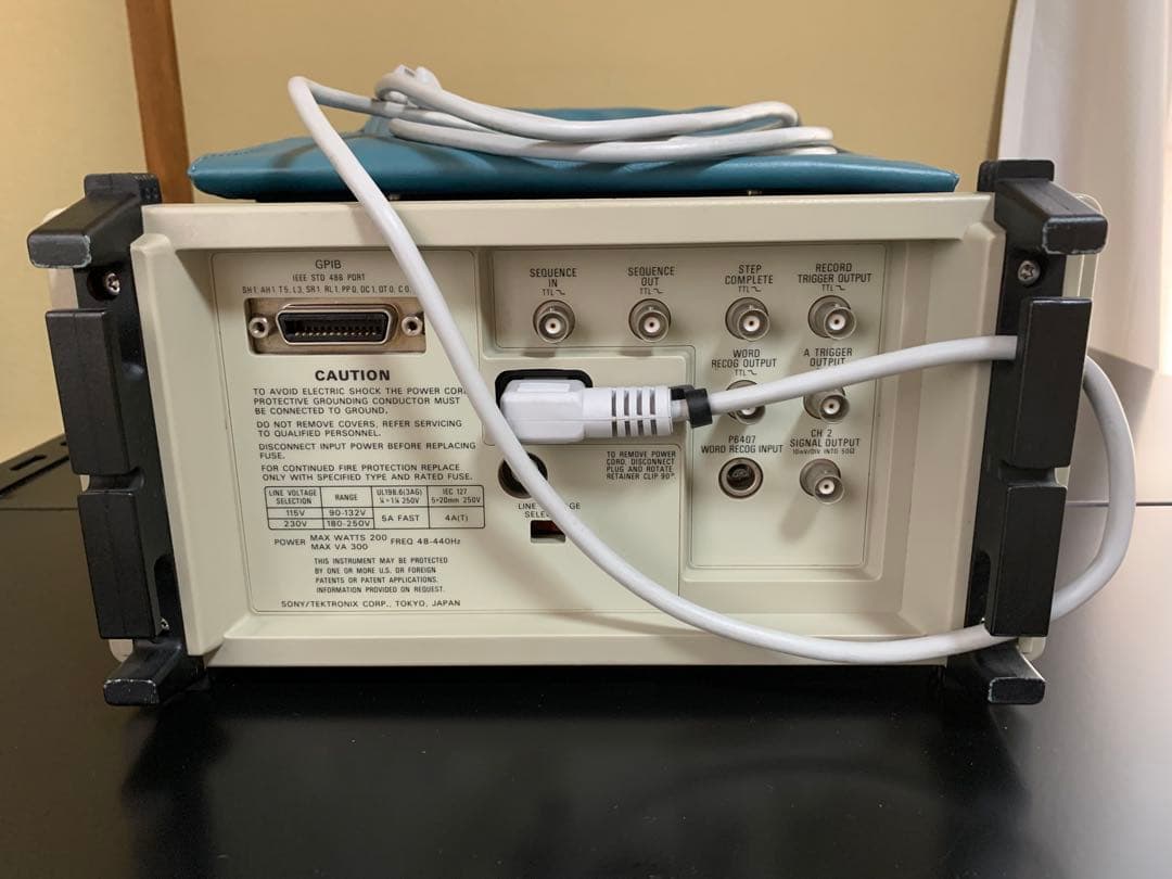 【テクトロニクス】デジタルストレージオシロスコープ