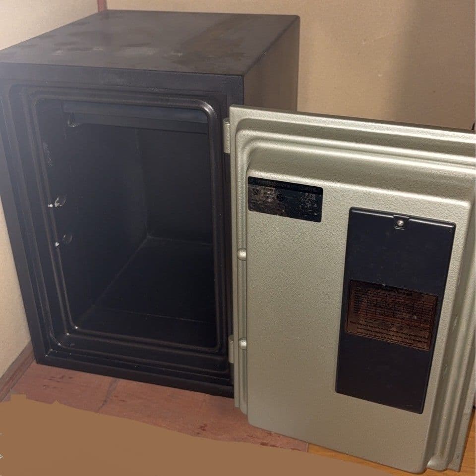 【小野市直接受け渡し】Safewell YB-500A(S) 金庫 50kg