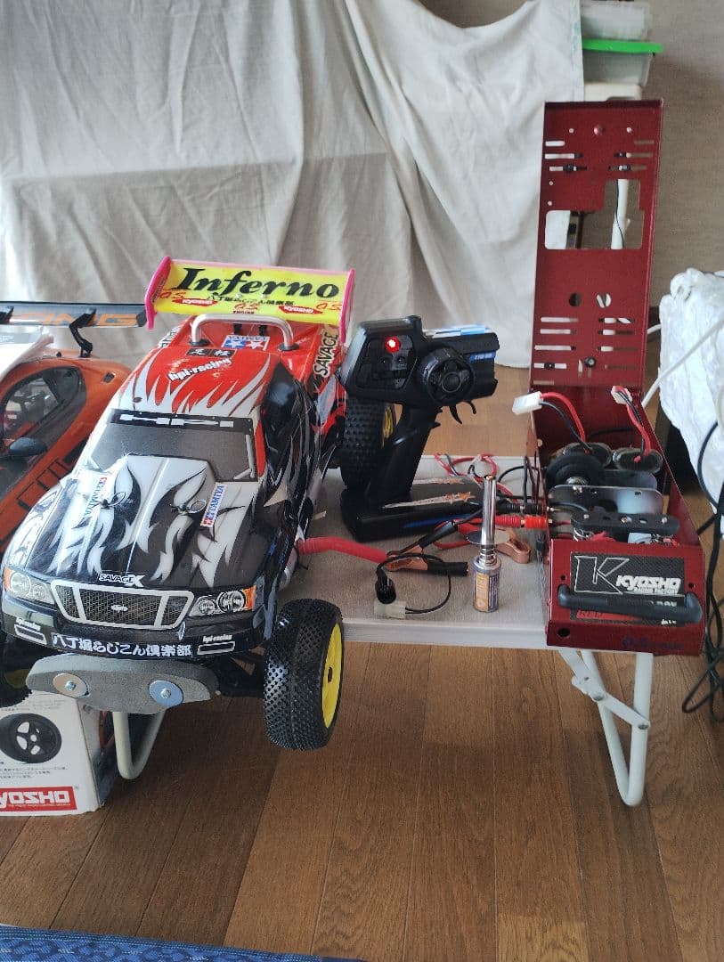 Inferno GT2 ＆ Inferno　各１機のシャーシとプロポのセット