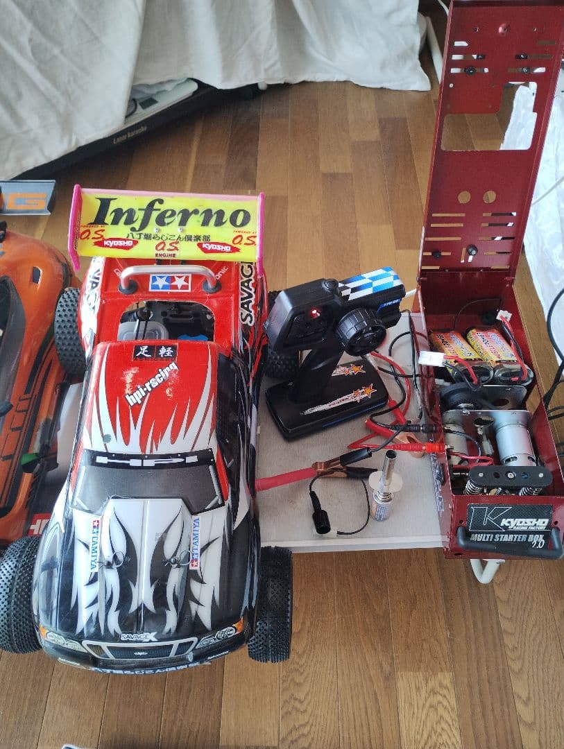 Inferno GT2 ＆ Inferno　各１機のシャーシとプロポのセット