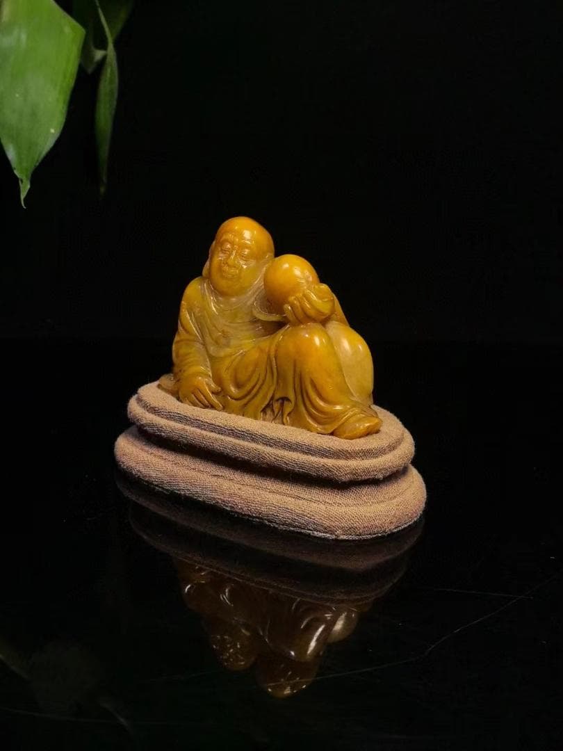 中国古美術・寿桃羅漢の印鑑・純手彫り・極上田黄印章・置物・風水開運・案頭・文房具