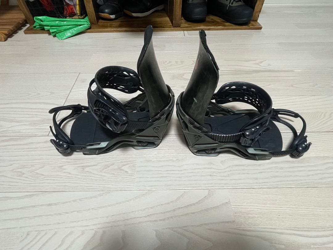 保証書付　SALOMON DISTRICT HPS スノーボードビンディング