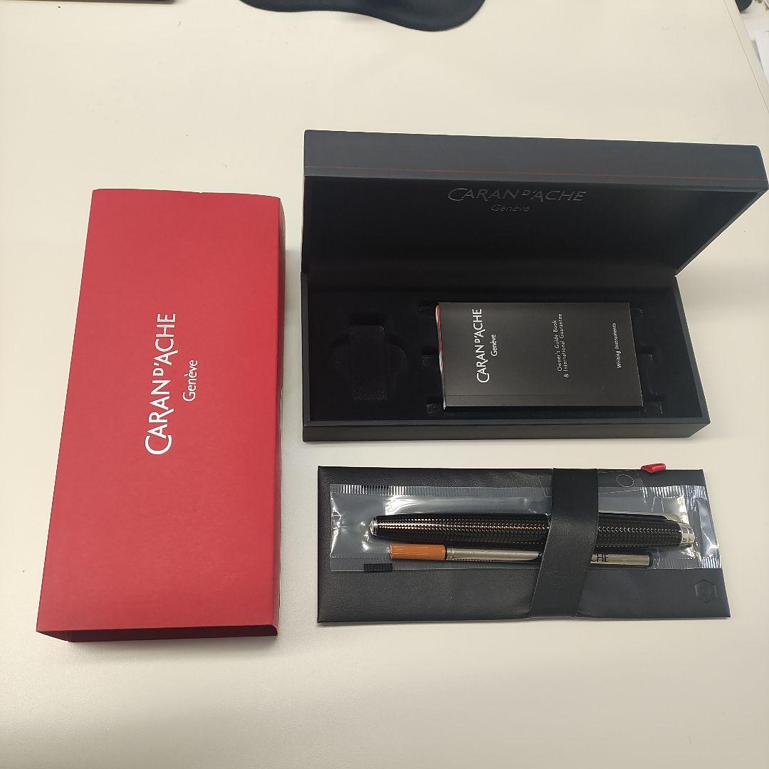 CARAN d'ACHE ローラーボール レマンナイト