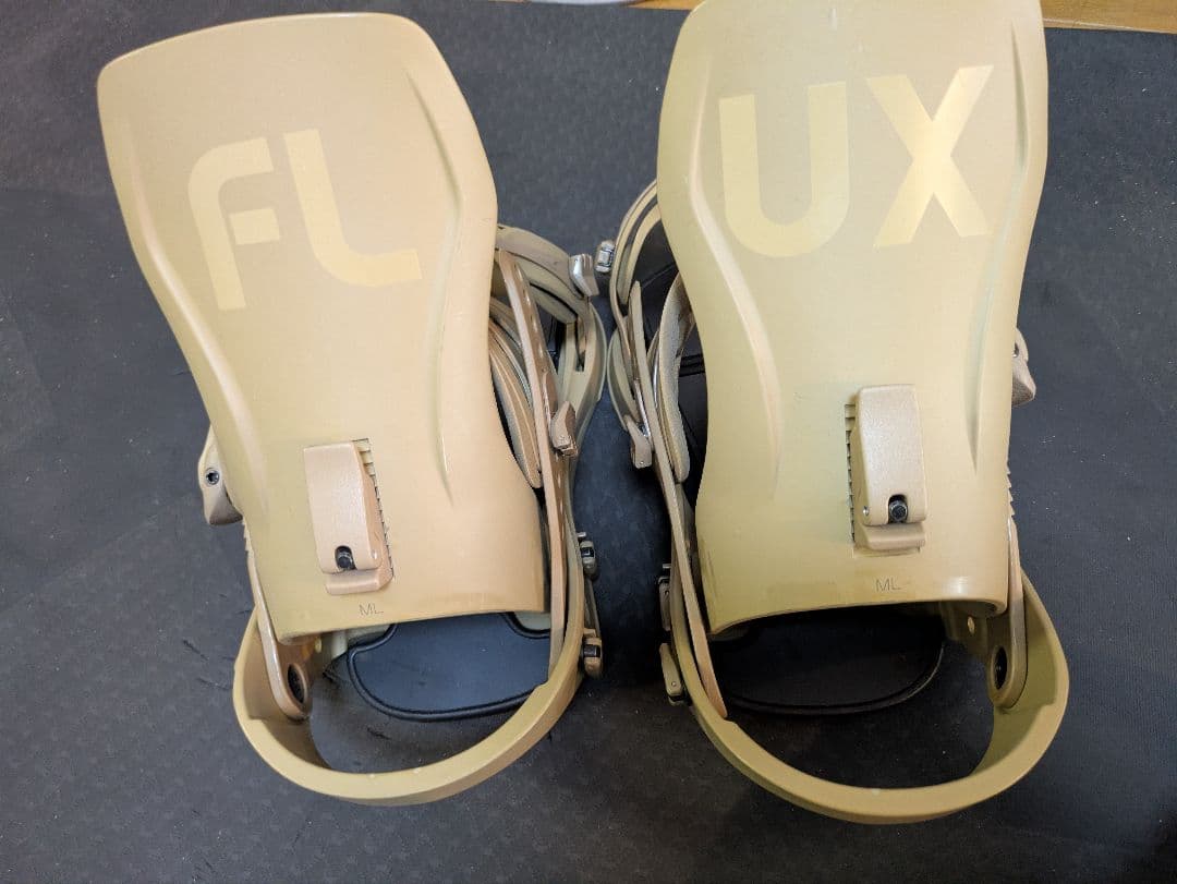 FLUX CV 24-25 Mサイズ カーキ