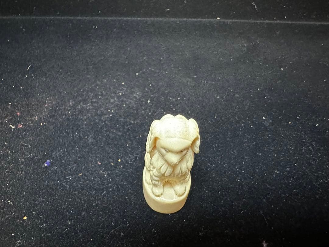 極上　置物　根付　天然素材　彫刻 細密細工　骨董　アンティーク