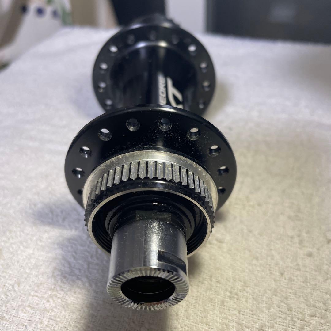 shimano FH-M8010-B XT ハブ　boost 32H