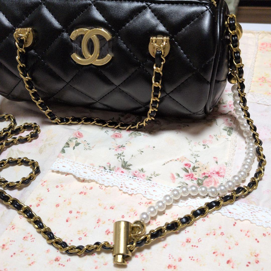 CHANEL 黒 レザー バッグ キルティングノベルティ