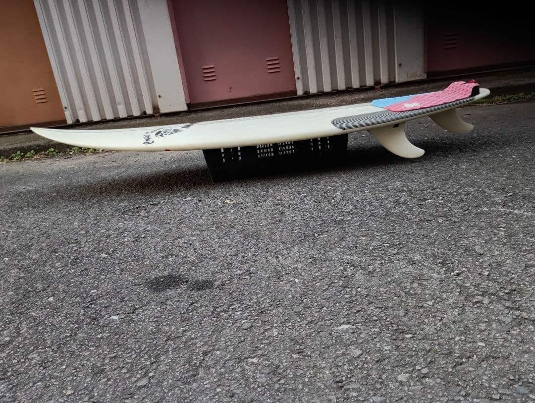 4.9AKABAサーフボード クリスタルドリ-ム フィン付き