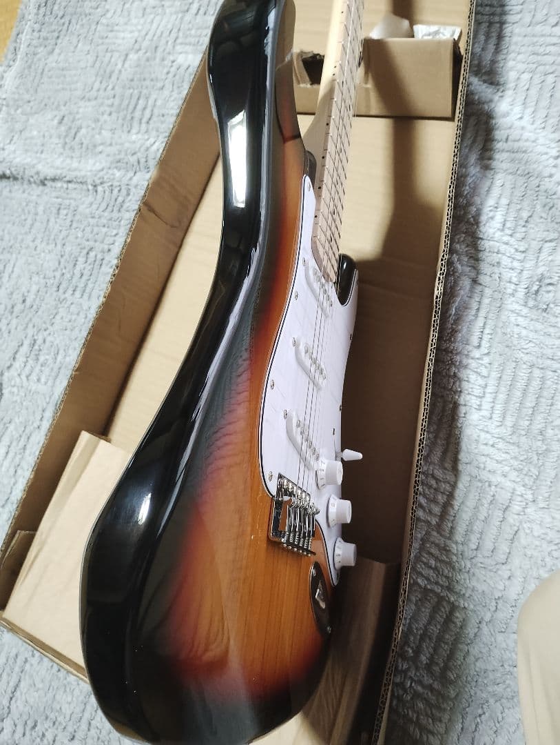 フォトジェニック エレキギター ST-180M/SB