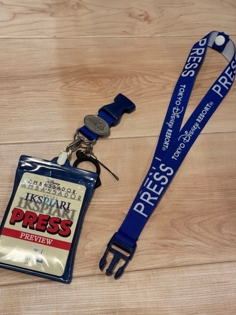 【激レア】ディズニーリゾート イクスピアリ開業 報道関係者専用　ネックストラップ