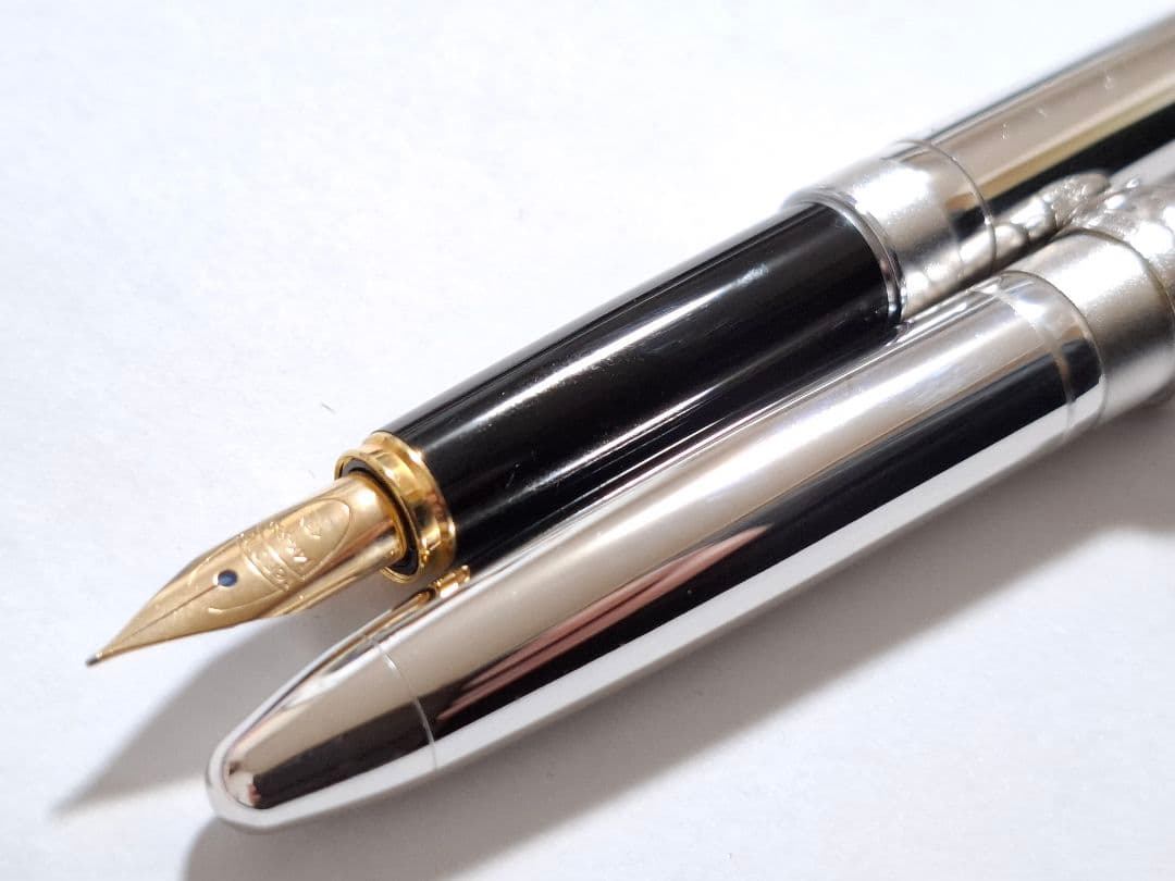 未使用　renoma PARIS レノマ　万年筆　ロジウム仕上げ　14K　細字