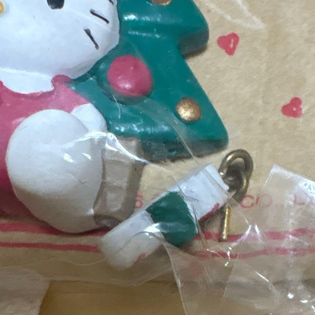 ハローキティ　キティ　クリスマス　バッジ　希少品　サンリオ