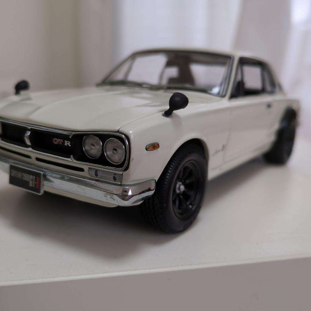 スカイライン2000ＧTR　1/18スケール　ホワイト