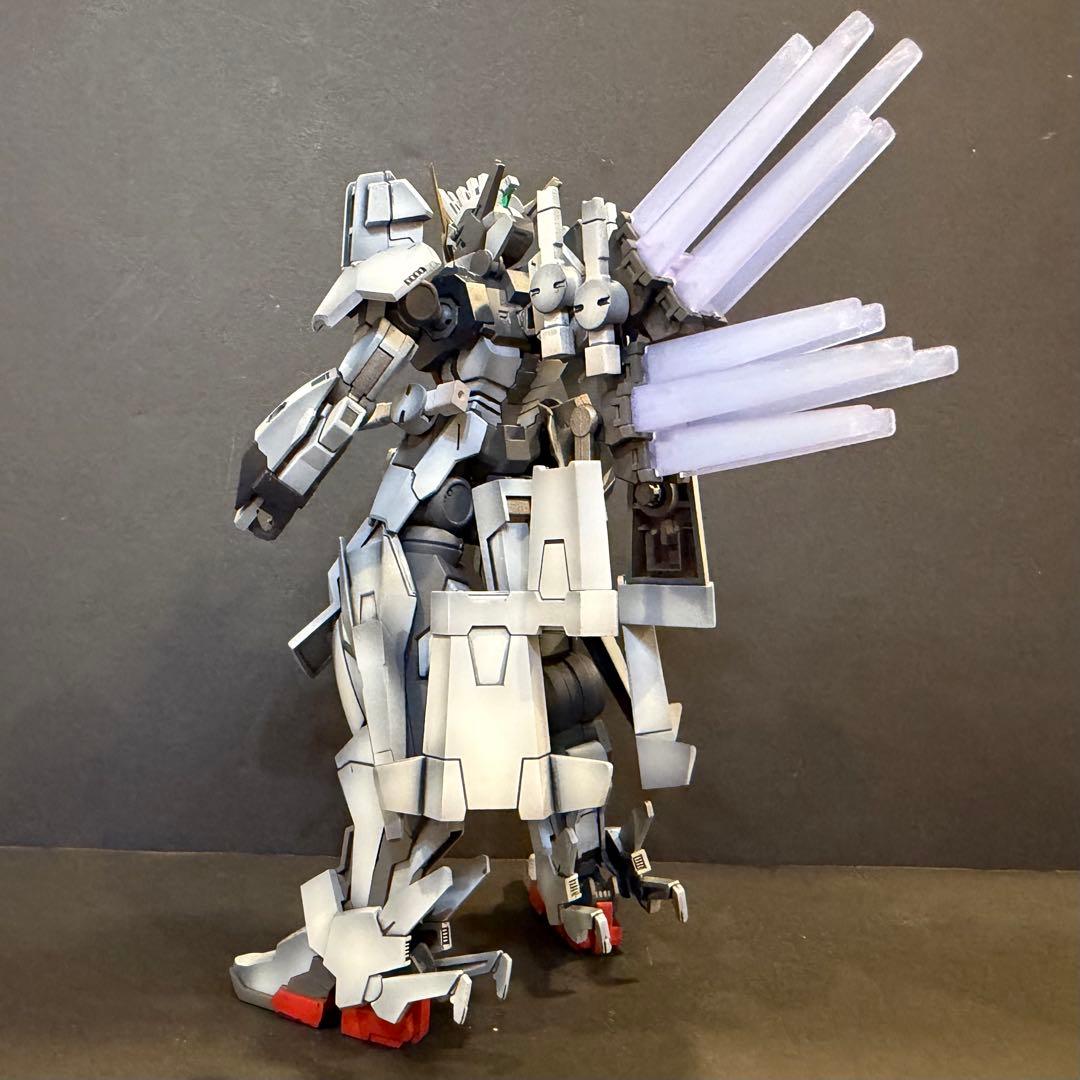 HG 1/144ガンダムジリウス 塗装済 完成品