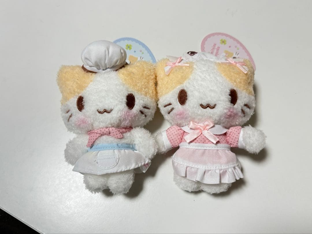 サンリオ　マシュマロみたいなふわふわにゃんこのマスコット　2種セット