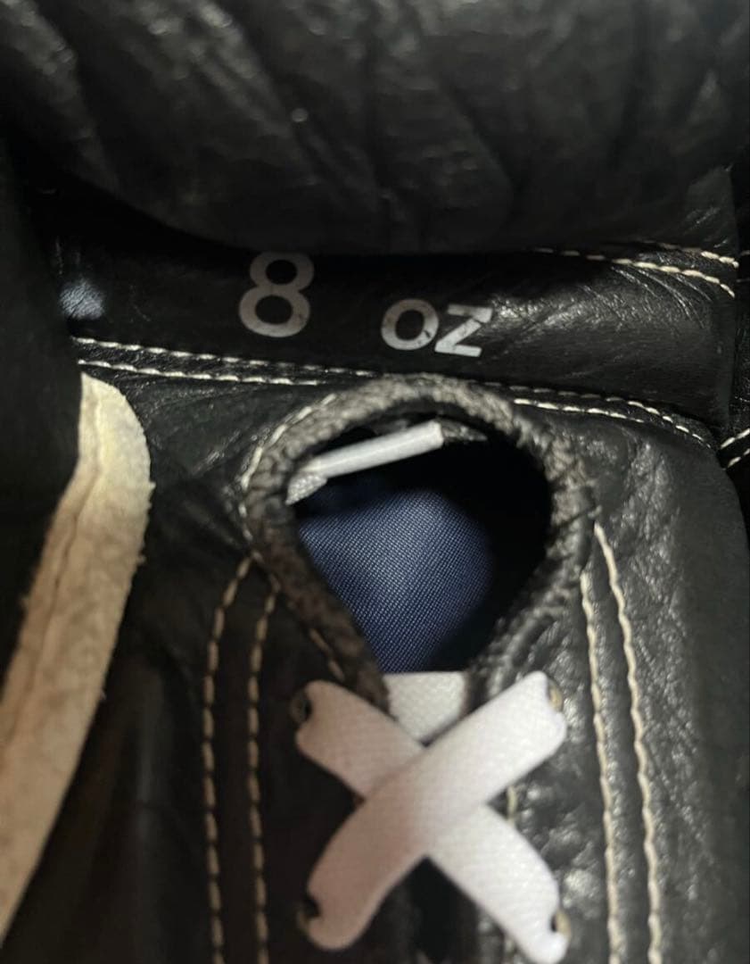 Winning プロ試合用 8oz ひも式 ボクシング グローブ ブラック