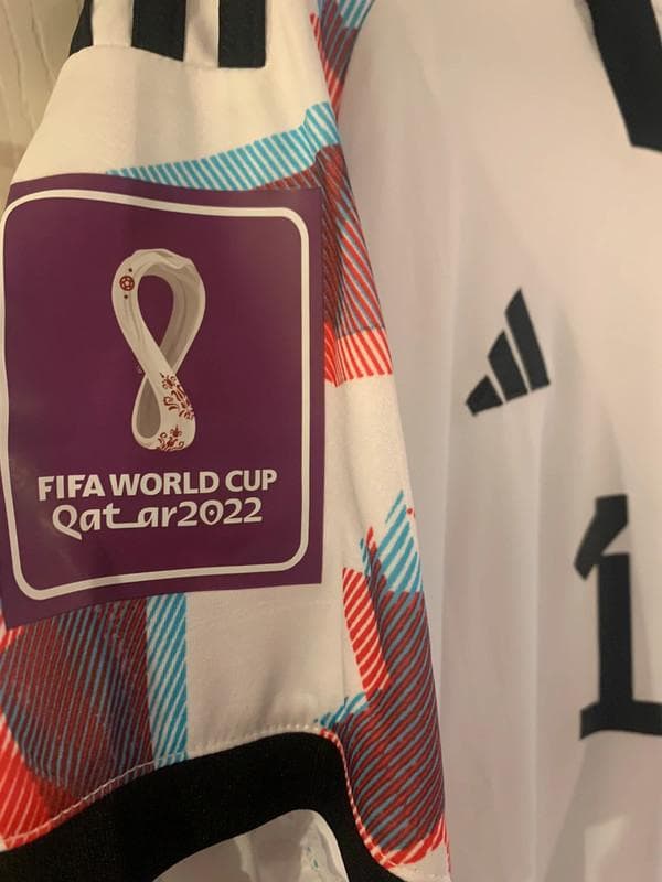 【新品タグ付・直筆サイン】日本代表 2022 アウェイ ユニフォーム 鎌田大地