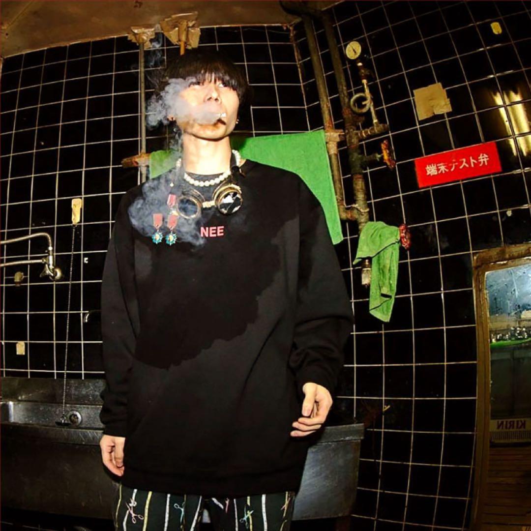 逃避行スウェット NEE グッズ レア トレーナー