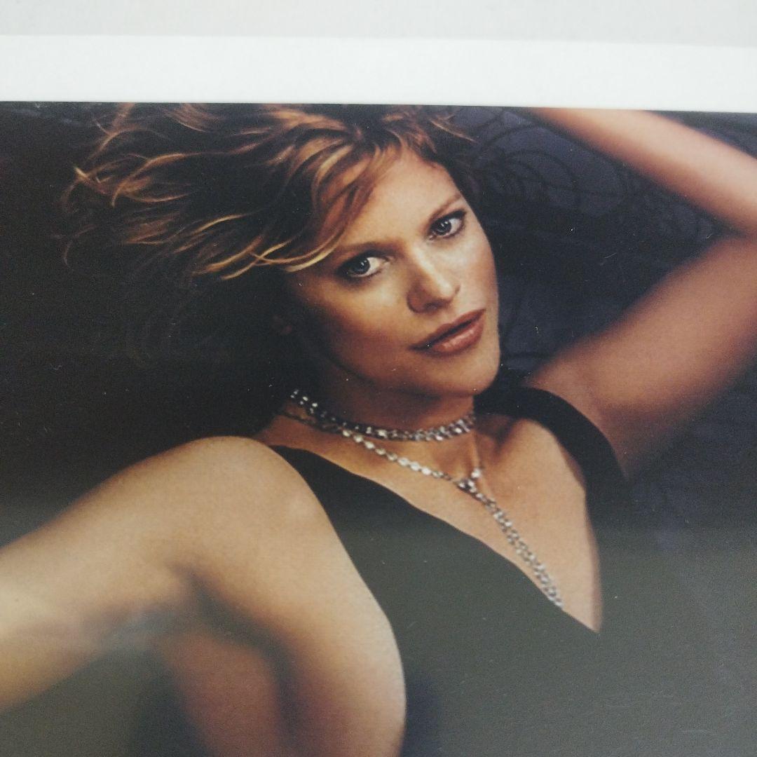 ハリウッド女優　メグ・ライアン　直筆サイン入り8Ｘ10 フォト　証明書付き