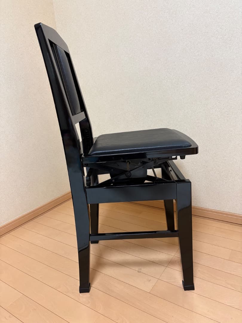 KAWAI トムソン椅子　背もたれ付き　高さ調整可能